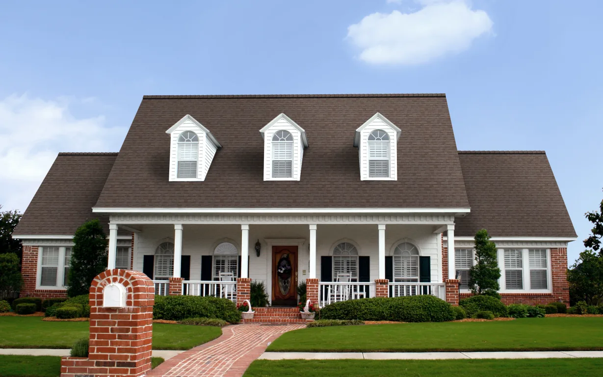 O_Teak_RGB_house_full_sky.webp